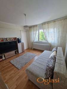 Kompletno renoviran i namešten dvoiposoban stan na lokaciji sa puno zelenila, Železnička stanica