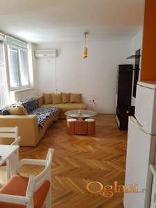 NOVI SAD, GRBAVICA, DVOSOBAN STAN SA PARKINGOM, USELJIV ODNAH,PET FRENDLY. - 400 E