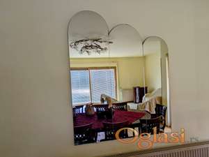 Veliko zidno ogledalo