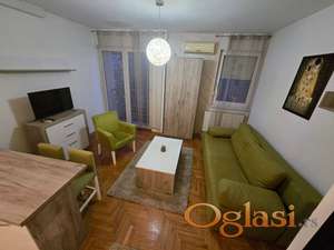 GRBAVICA, GARSONJERA BLIZU PROMENADE, SPENSA, FAKULTETA, U GOGOLJEVOJ ULICI