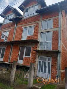 Odlična porodična kuća- tripleks, 208m2, sa udelom na placu 96m2, Brzi Brod