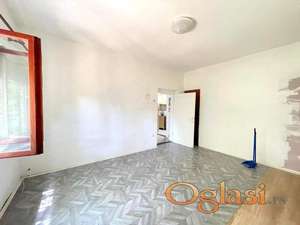 Hitna prodaja za renoviranje - Železnik ID#1004