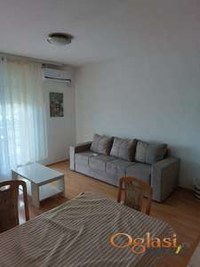 NAMEŠTEN JEDNOIPOSOBAN STAN,&nbsp; PET FRIENDLY, NA NOVOSADSKOM PUTU KOD LIDLA