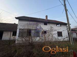 Kuća na Klisi, za renoviranje!