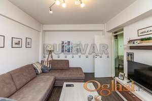 2.5 stan 80m2, Centar