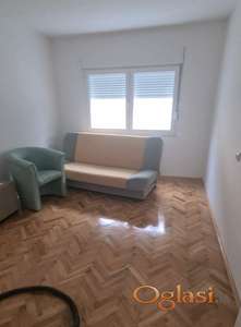 Pet frendly kuća u centru Sremske Kamenice