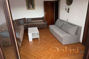 SNIZENO! Izdaje se funkcionalan stan na mirnoj lokaciji – useljiv odmah