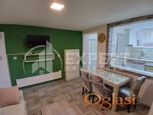 Izdaje se namešten stan u suterenu zgrade kod Apelacionog suda, 40m2, grejanje na struju