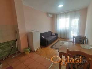 Novija nameštena garsonjera 29m2, terasa - Sajam