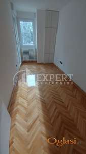 Izdaje se stan na Bulevaru Nemanjića