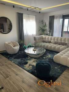 Petrovaradin, Puckaroš - Kuća 165 m2 sa na placu površine od 639 m2 