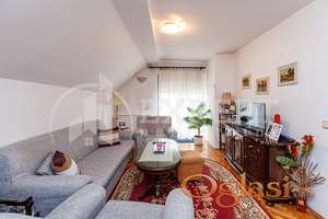 Kuća u Durlanu, 210m2, odlična lokacija