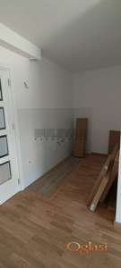 Izdaje se stan na Bulevaru Nemanjića