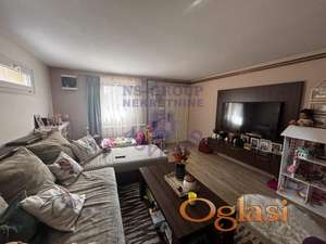 Na samom ulazu u Bački Jarak, .  Ivona 065/4019279