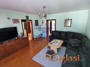 Porodicna kuca na klisi