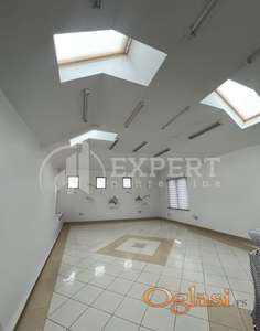 Izdaje se kuća kao poslovni prostor u Svrljigu, 430m2