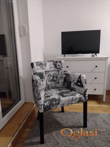 Jednoiposoban stan u Zmaj Ognjena Vuka