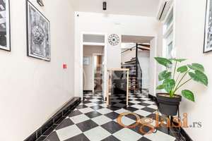 Stambeno poslovni objekat u blizini Pravnog fakulteta 150 m2