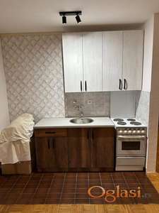 Garsonjera na Novom Naselju, 27 m², prvi sprat