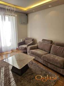 Izdaje se lux trosoban stan - 70m2- Grbavica