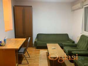 DOBAR STAN NA GRBAVICI