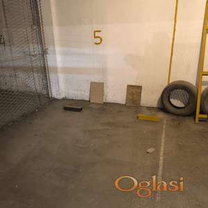 Izdaje se garažno mesto na Limanu 4.