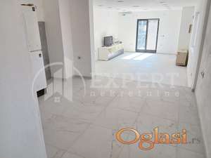 Izdaje se kuća kao poslovni prostor u naselju Ratko Jović, PO + PR + I , 230m2, grejanje na struju