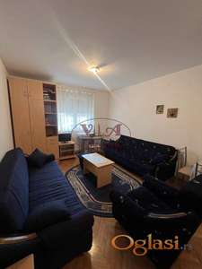 Novi Sad, Grbavica, prostrana garsonjera na dobroj lokaciji