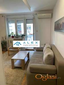 Odličan dvoiposoban stan