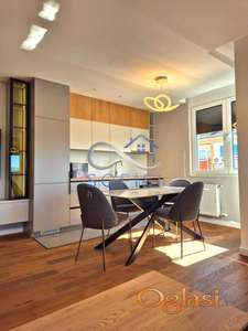 Novi Sad, Bulevar Evrope - Odličan dvoiposoban stan sa garažom ID#1603