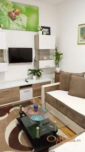 Izdajem stan u Novom Sadu