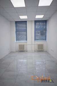  KOMPLETNO RENOVIRAN POSLOVNI PROSTOR OD 275 M2 SA DVORIŠTEM U STROGOM CENTRU NOVOG SADA