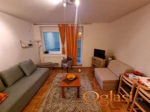 Novi Sad - Grbavica - garsonjera potpuno nameštena - odmah useljivo - 300 eura