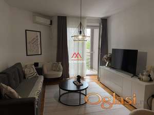 Veoma lepa garsonjera - 29m2 - Grbavica
