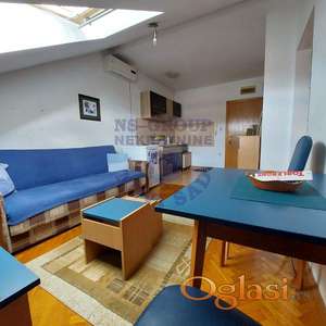 Namešten jednoiposoban stan na Novoj Detelinari!