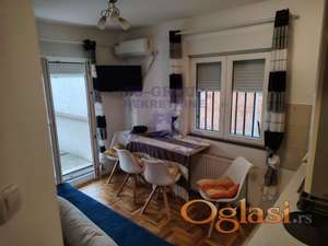 Funkcionalan jednoiposoban stan na Adicama