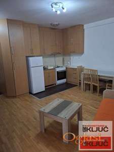Dvosoban stan 45 m², Novo Naselje, Novi Sad, 1. sprat