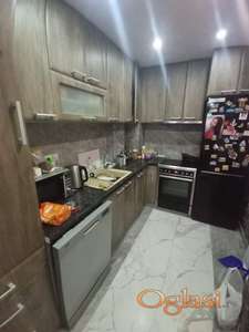 Kompletno renoviran stan na Limanu 1