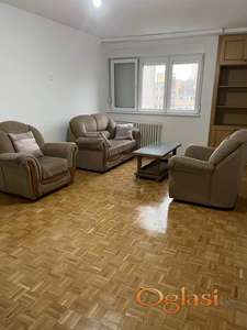 Komforan dvosoban stan u Balzakovoj ulici