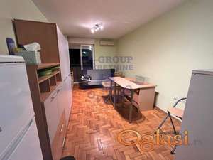 Odlicna garsonjera na Grbavici!