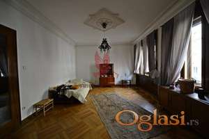 Šarmantan salonac u centru Beograda, Brankova, Savski venac #1735