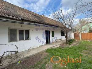 Na prodaju uknjižena, stara, švapska kuća u Mladenovu.