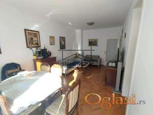 Prodaje se trosoban stan na Limanu I ID#7016