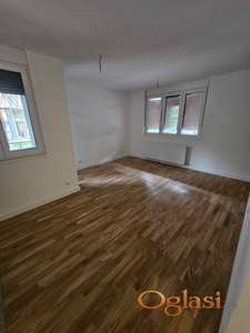 ~~~ Odličan dvoiposoban stan kod KEJA ~~~