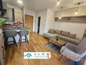 Nova moderna garsonjera sa parking mestom