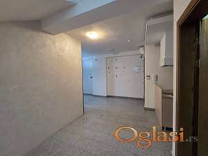 NOVI SAD,CENTAR,POSOVNI PROSTOR ,SA OPREMLJENOM KUHINJOM,ODMAH USELJIV-400E