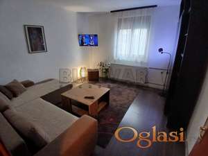 Izdaje se jednosoban namešten stan u blizini Tvrđave, 37m2, grejanje na struju