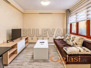 Izdaje se garsonjera u blizini Pravnog Fakulteta,30m2