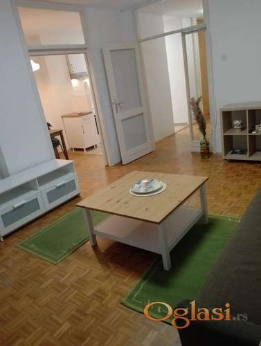 Izdavanje stana u bloku 30