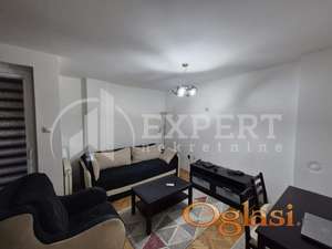 Izdaje se stan na Crvenom pevcu!
